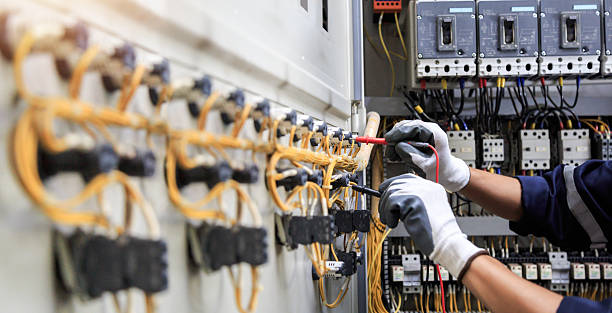 Professional Electrician technician working in Short Hills, NJ
